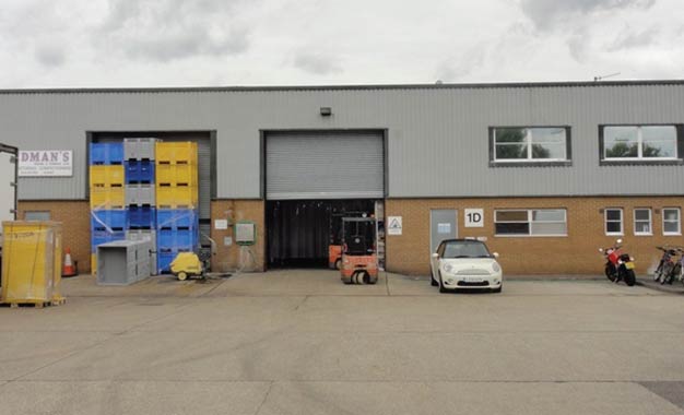 Industrial warehouse with trade counter unit to let in Guildford