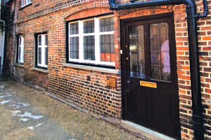 Self-contained office (Class E) building on Godalming High Street