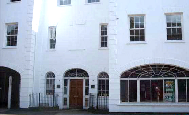 102 Kings Road, Reading