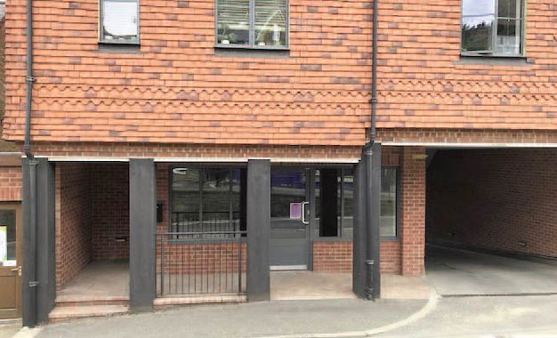 retail unit to let in haslemere