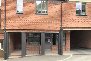retail unit to let in Haslemere